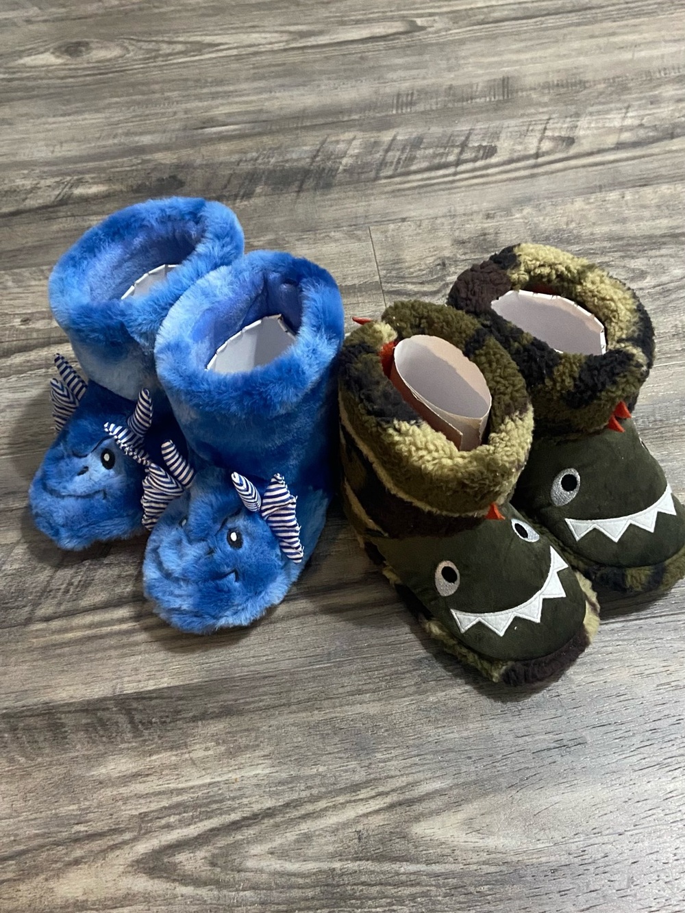 Totes Kids Plush Monster Bootie and Dragon Slippers - Blue and Olive Camouflage